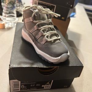 Cool grey 11s great condition